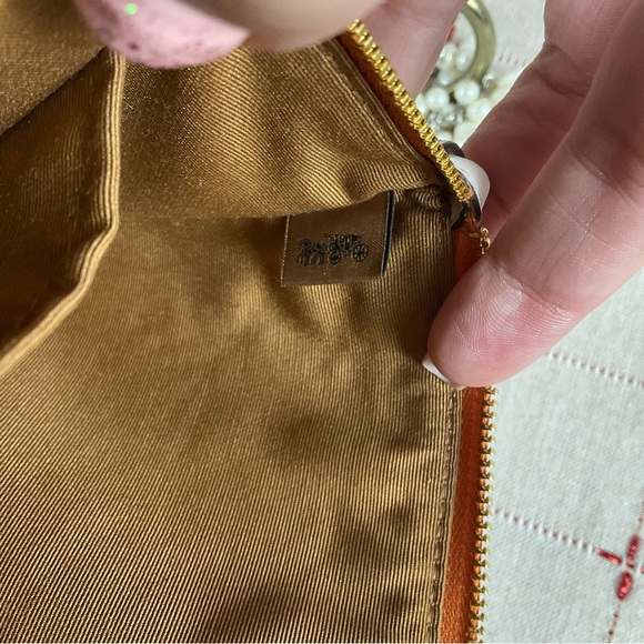 COACH Large Stamped Pebble Leather Corner Zip Wristlet Wallet Clutch CF458 New - Picture 6 of 7